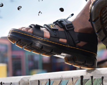 Desktop_Banner_Pearson_Sandal.jpg